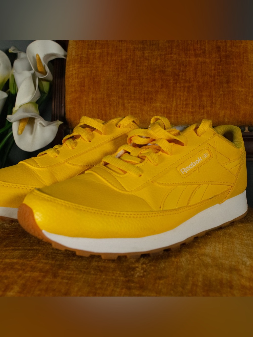 SIZE 9.5 Reebok Classic Leather Sneakers - Bright Yellow